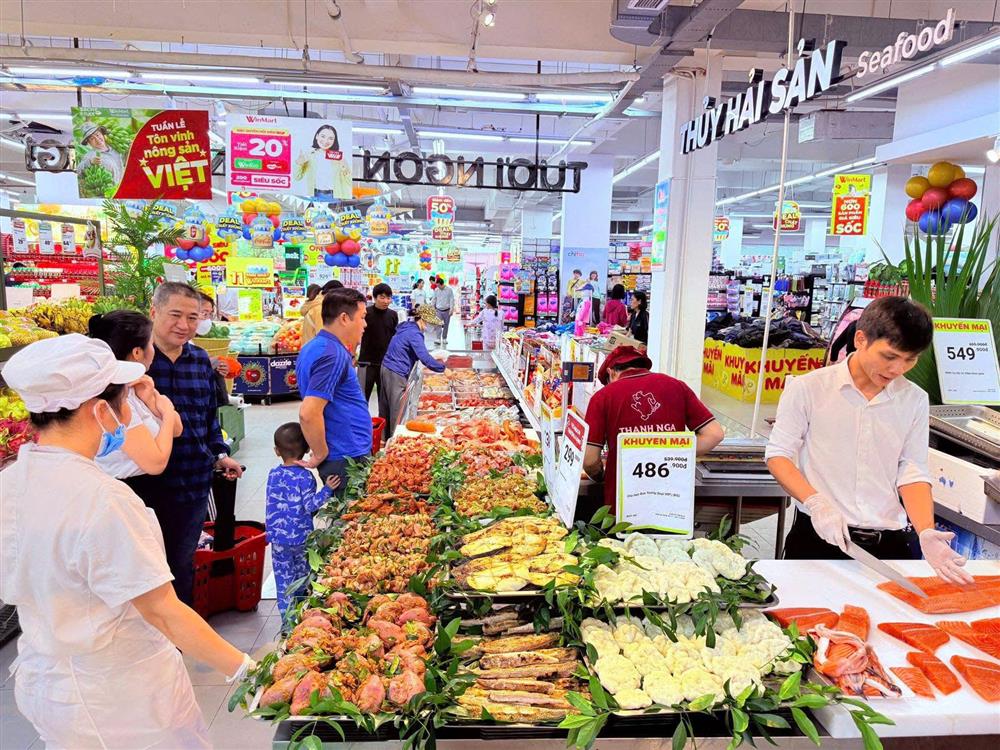 Với gần 4.500 điểm bán, 32 triệu lượt khách mỗi tháng và 12 triệu hội viên, WinMart đang dẫn dắt xu hướng tiêu dùng trong nước